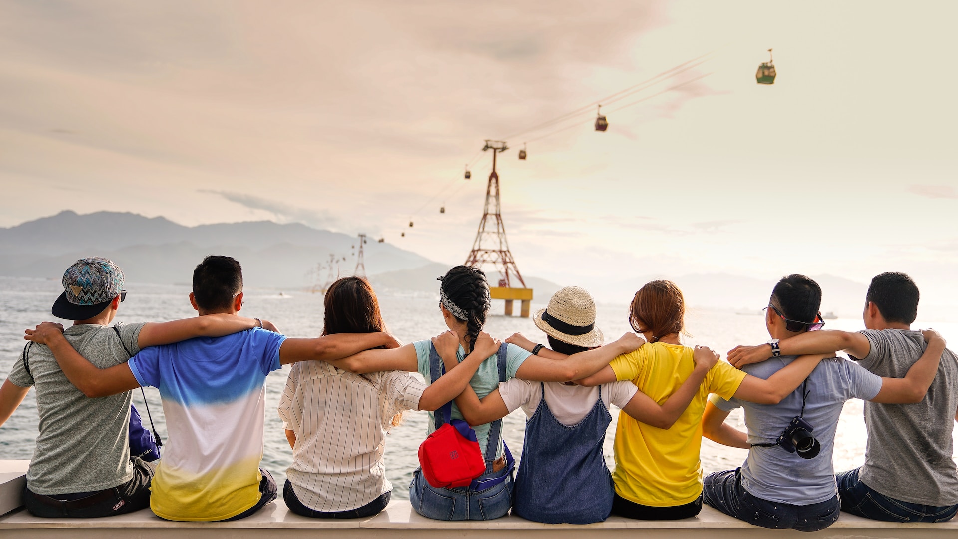SOCIAL NETWORK CLASSIFIEDS & MEMORIES
