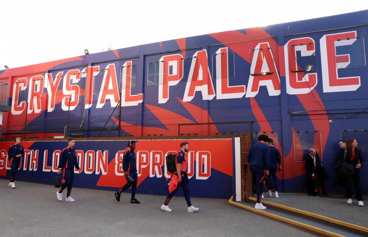 xa ngang hai lan khuoc tu ban thang, mu chia diem tren san crystal palace hinh anh 6