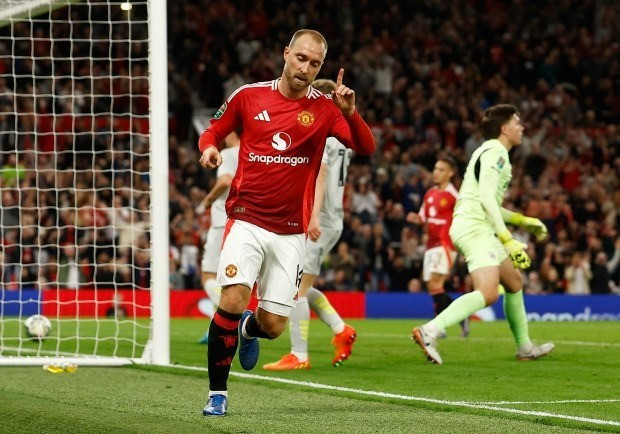 Christian Eriksen trở thành cầu thủ thứ ba của Man Utd ghi cú đúp bàn thắng vào lưới Baránley. 2024-manchester-uniteds-christia.jpg