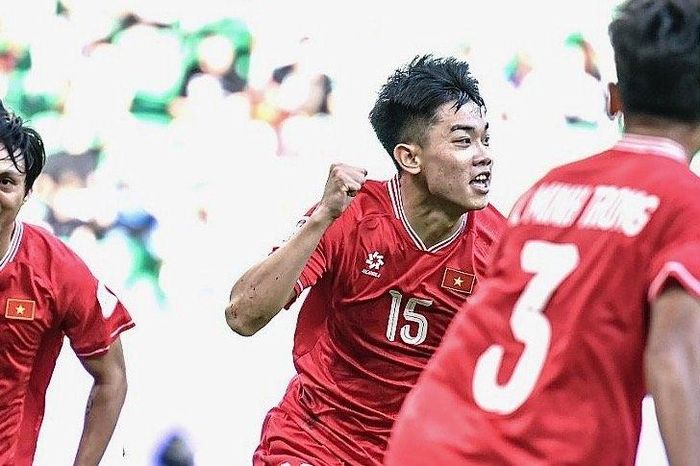 U22 Việt Nam hạ Malaysia dù chơi thiếu người 1 3d759987dfc836966fd9