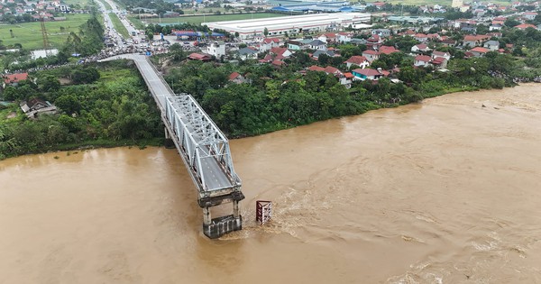 Bố trí chỗ học tạm cho học sinh sau vụ sập cầu Phong Châu (Phú Thọ) 1 45899167618545630450677017337418908224617662n 17259749060101831213070 0 0 1073 2048 crop 17259750248801167462969
