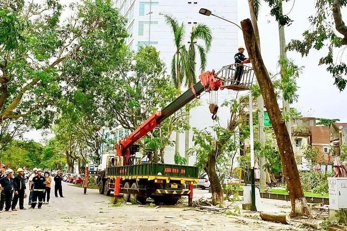 Hỗ trợ Hà Nội, Hải Phòng khắc phục hậu quả bão số 3 1 74cbdf0d9b42721c2b53