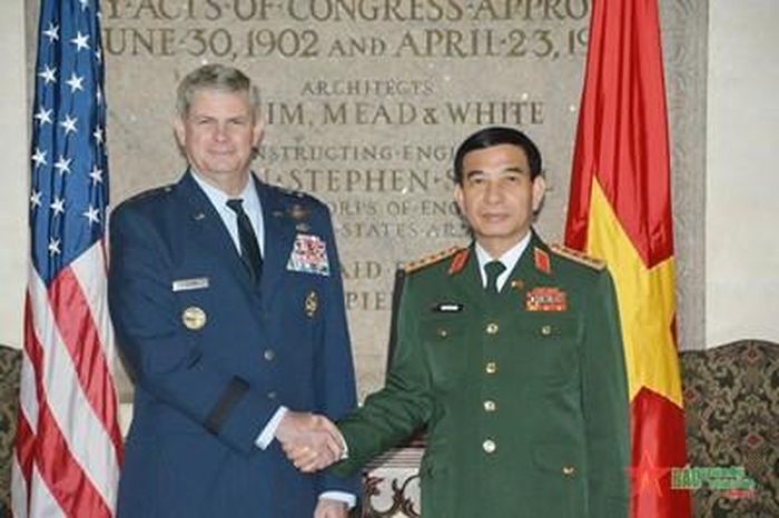 Đại tướng Phan Văn Giang thăm và trao đổi với các học giả tại Đại học Quốc phòng Hoa Kỳ 1 975d26416d0e8450dd1f