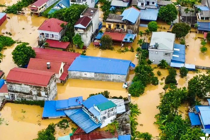 Thủ tướng: Quân đội, Công an cấp phát lương thực đến tận tay người dân vùng lũ 1 99e5039d48d2a18cf8c3
