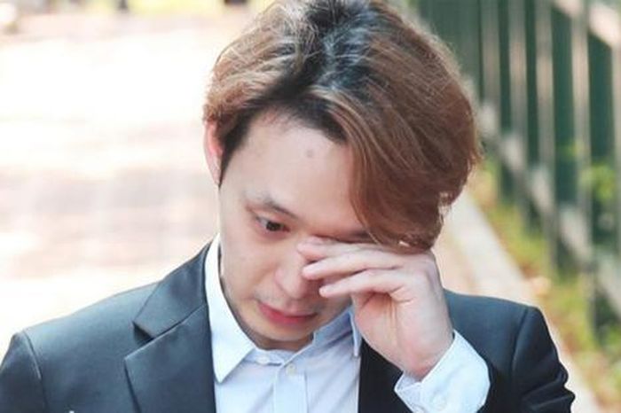 Nam ca sĩ bị đuổi khỏi showbiz, giờ đang hẹn hò với nữ tỷ phú có 56 nghìn tỷ? 1 9a97a5a2e1ed08b351fc