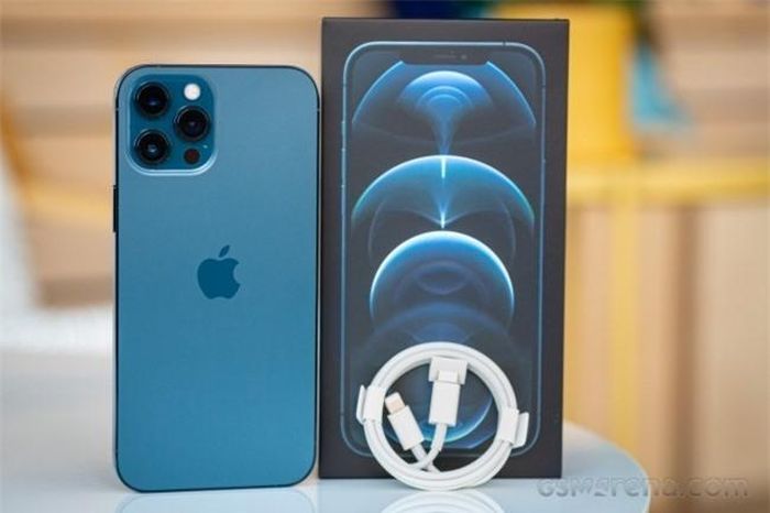 iPhone 12 Pro Max vẫn là viên ngọc quý, cũ nhưng chất, rẻ nhưng mượt không kém gì iPhone 15 Pro Max 1 9b936222296dc033997c