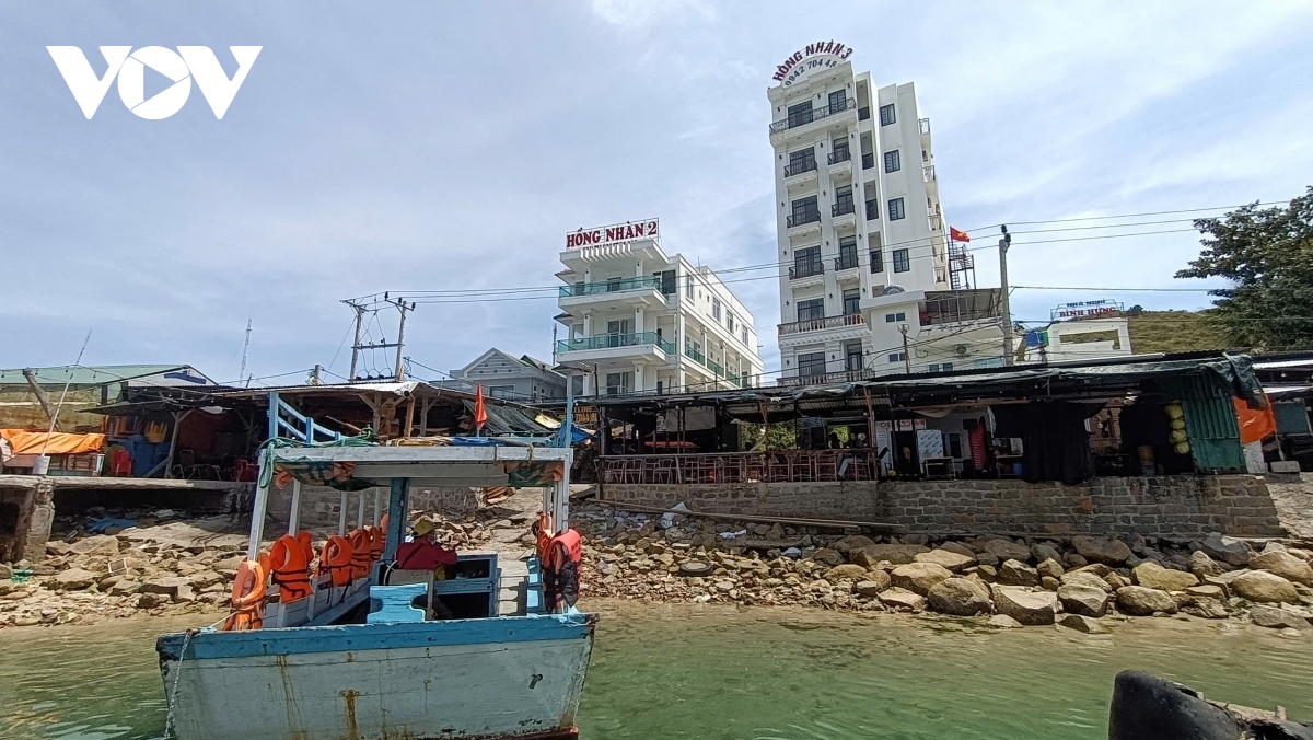 hon dao o tinh khanh hoa cam khai thac du lich nhung van tu phat don khach hinh anh 3