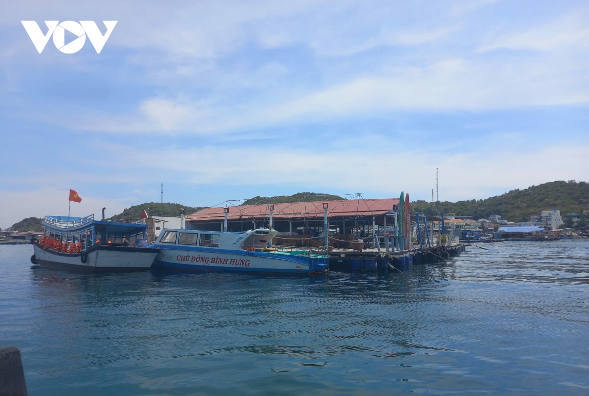 hon dao o tinh khanh hoa cam khai thac du lich nhung van tu phat don khach hinh anh 4