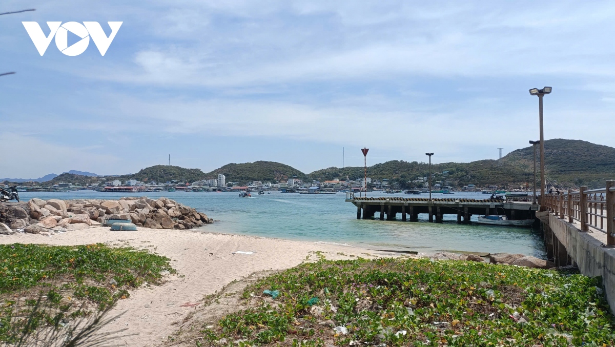 hon dao o tinh khanh hoa cam khai thac du lich nhung van tu phat don khach hinh anh 5
