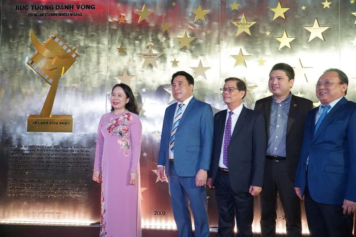 Phó Chủ tịch nước Võ Thị Ánh Xuân cùng các nghệ sĩ tại Lễ trao giải Cánh diều vàng 2024 1 c44c44a902e6ebb8b2f7