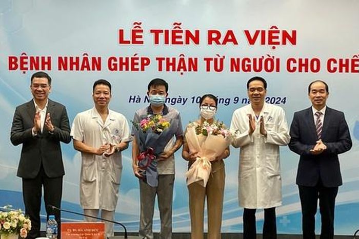 Hai bệnh nhân ghép thận từ tạng hiến của chàng trai Hà Nội chết não đã được ra viện 1 cbe586f5c3ba2ae473ab