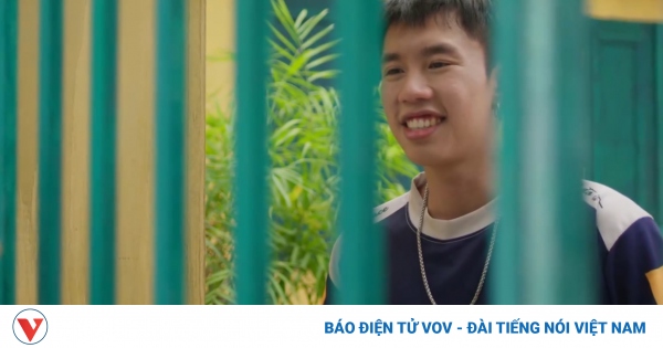 "Đi giữa trời rực rỡ" tập 32: Nhà phá sản, Chải nói lời tạm biệt Pu 1 ey5