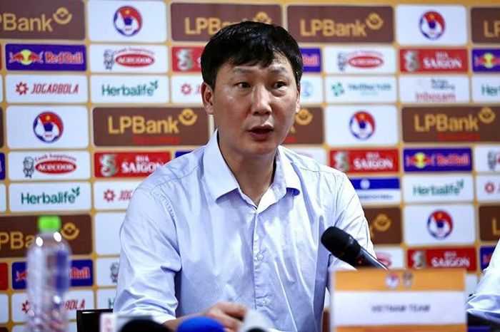 Thua Thái Lan, HLV Kim Sang-sik chỉ ra điểm yếu của cầu thủ Việt Nam 1 f18c5e72183df163a82c