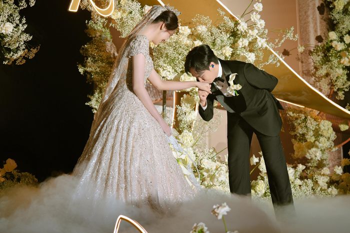 Anh Đức khóc khi hát tặng vợ trong lễ cưới 1 feb4e579a3364a681327