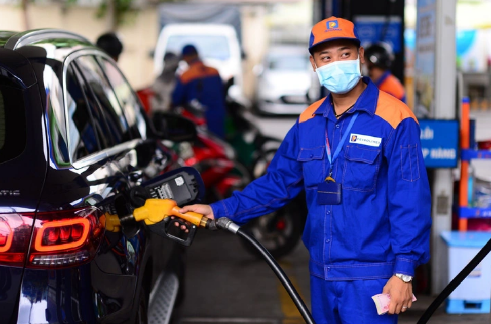 Giá xăng dầu đồng loạt tăng mạnh từ 15 giờ ngày 26/9- Ảnh 1. Giá xăng dầu đồng loạt tăng mạnh từ 15 giờ ngày 26/9- Ảnh 1.