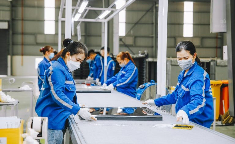 Doanh nghiệp đồng loạt thanh lý tài sản, giải thể công ty con, “cắt máu” để tồn tại 1 thep smc 8332