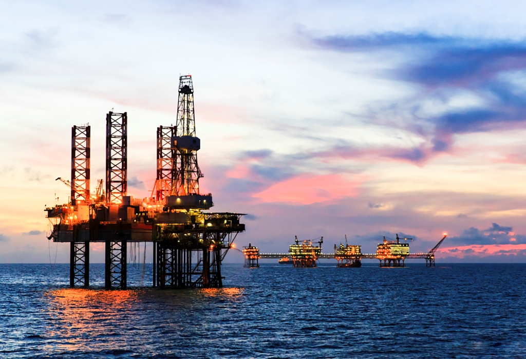 03-1-17292247772921987647458-1729988216739254468735 Petrovietnam lập nhiều kỷ lục trong hoạt động sản xuất kinh doanh với mô hình “Quản trị biến động” - Ảnh 1.