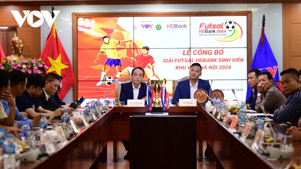 12 doi bong tranh tai o giai futsal hdbank sinh vien khu vuc ha noi 2024 hinh anh 1