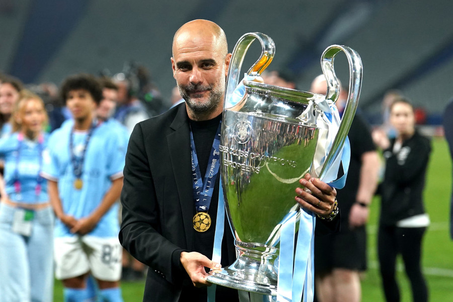 HLV Pep Guardiola gặt hái được nhiều thành công cùng Man City. 15-pep-9925