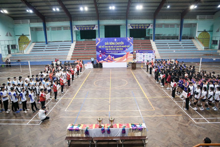 Giải đấu gồm 21 đội thi đến từ các trường đại học, cao đẳng và cơ quan quản lý giáo dục thuộc Hội Thể thao đại học và chuyên nghiệp Huế tham dự. 290c4674-9464-505.jpg
