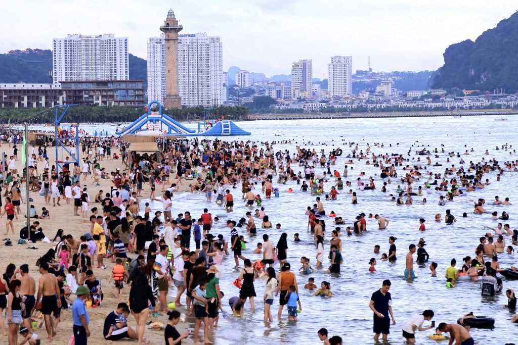 a3920249-17254174717822087805840 Quảng Ninh đón trên 455.000 lượt khách, thu hơn 1.000 tỷ đồng trong kỳ nghỉ lễ 2/9 - Ảnh 1.