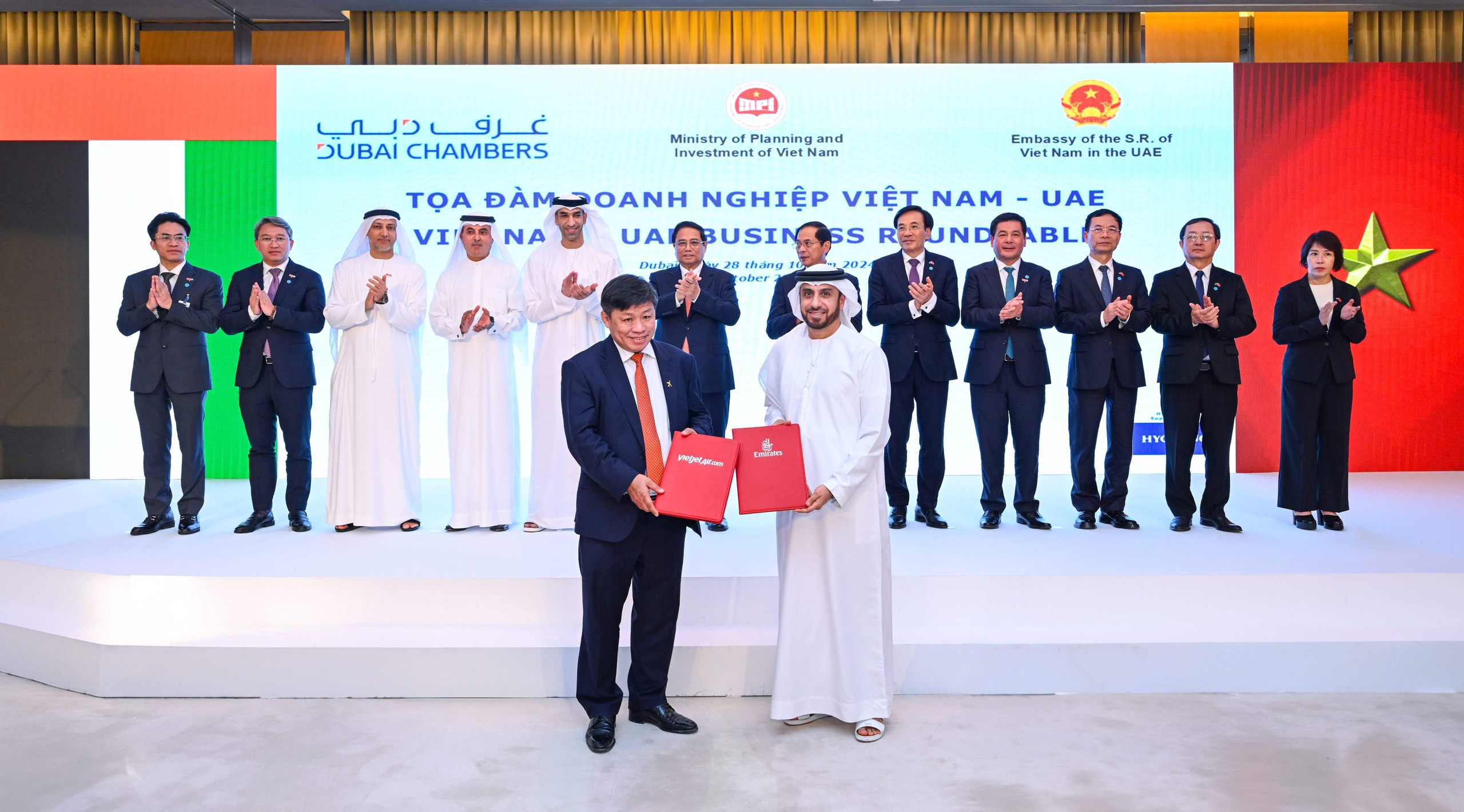 accsa-1730194403874-17302121175501274704351 Vietjet và Emirates hợp tác phát triển du lịch - Ảnh 1.