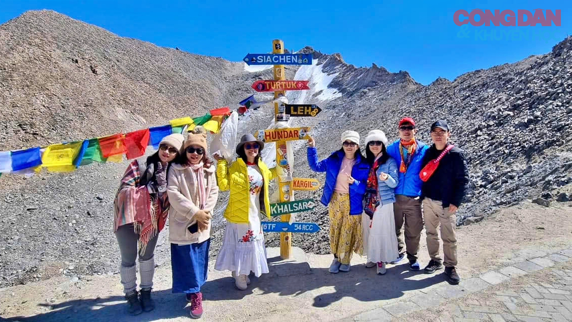 base64-1729182913493926026870 Du lịch Ấn Độ: "Tiểu Tây Tạng" Ladakh hút khách trái mùa - Ảnh 6.