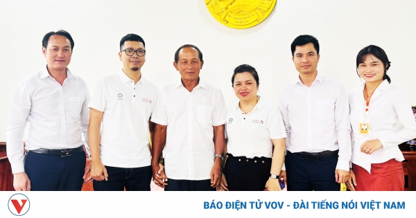 Giải chạy Viettel Marathon 2024: Lần đầu tiên Luang Prabang tổ chức giải chạy FM 1 chu tich bi thu luang prabang 2024 1
