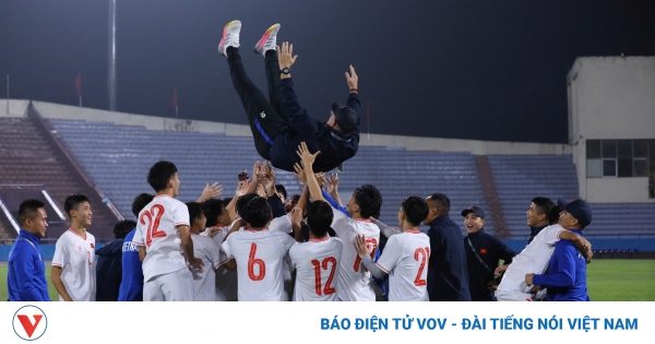 HLV Cristiano nói gì khi U17 Việt Nam giành quyền vào VCK U17 châu Á 2025? 1 cris1