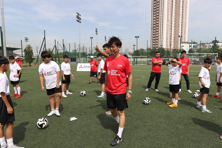 cup vang asean cup den ha noi, cau thu nhi hao huc voi su kien dac biet hinh anh 2