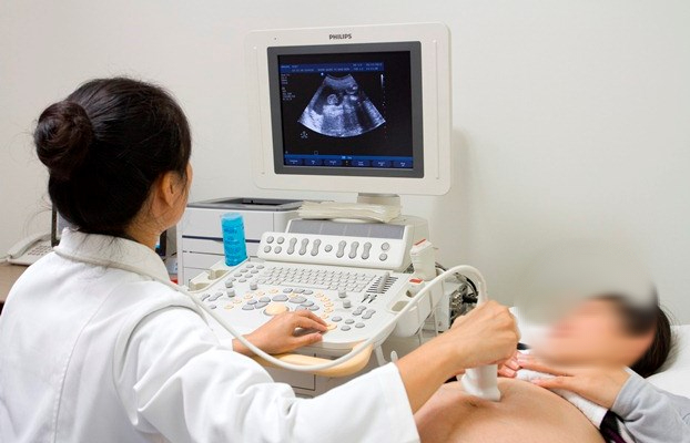 Chờ ngày đẹp để sinh mổ, thai phụ bất ngờ khi con nặng gần 6 kg- Ảnh 1. Chờ ngày đẹp để sinh mổ, thai phụ bất ngờ khi con nặng gần 6 kg- Ảnh 1.