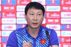 Lý do HLV Kim Sang-sik thay Hoàng Đức sớm ở trận hòa Ấn Độ 1 images 1075 1616