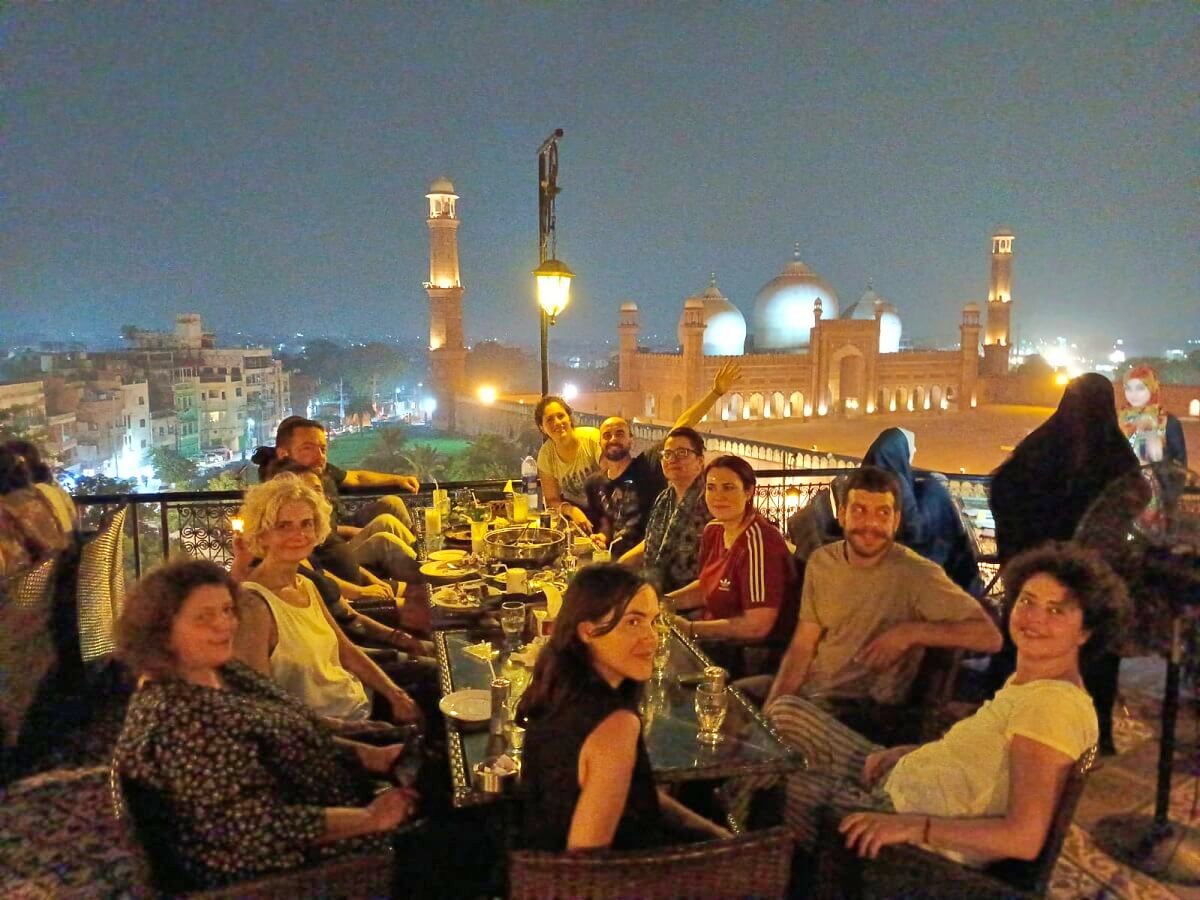 lahore-tour-2-17296031852581996028636 Nha Trang toả sáng trong "Top 5 viên ngọc ẩn châu Á" hút khách cuối năm 2024 - Ảnh 8.