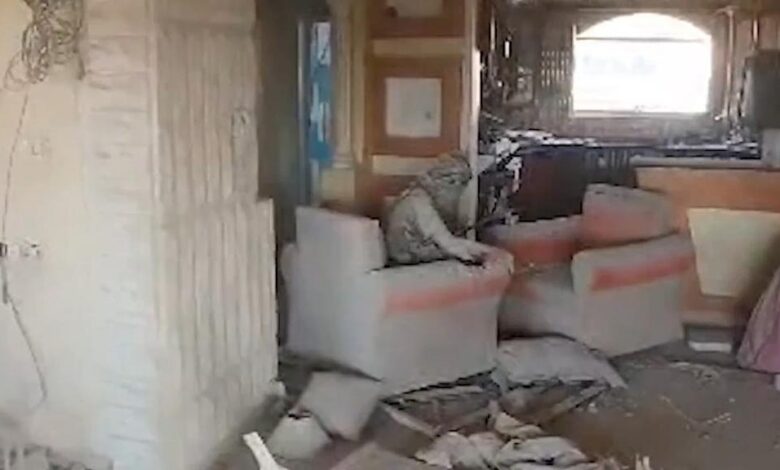 Israel công bố video 'khoảnh khắc cuối cùng của thủ lĩnh Hamas' 1 ltcshoshanirawfootageyahya9 17 4607 3142 1729208259