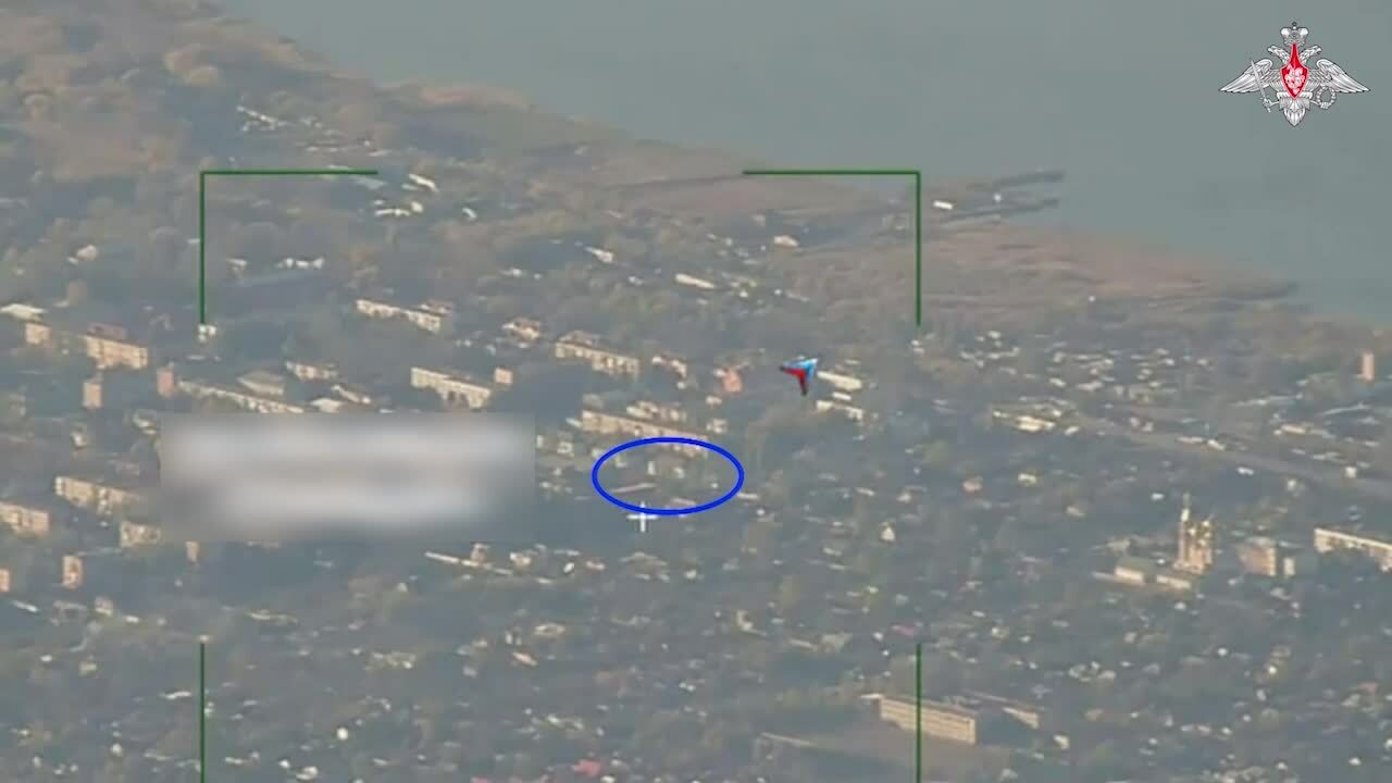 Nga công bố video bom lượn ba tấn tập kích căn cứ drone Ukraine