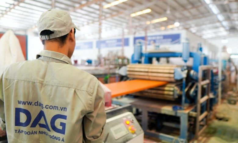 Đối mặt án hủy niêm yết bắt buộc, “sức khỏe” tài chính Nhựa Đông Á ra sao? 1 nhua dong a dag chim sau trong khung hoang cat giam 48 nhan su bi loat ngan hang khoi kien 66ab319673124 395 762