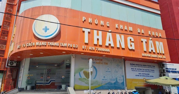 Người nhà bệnh nhân cầu cứu vì phòng khám giữ người bệnh 1 phong kham thang 8 1730348581420999653271 0 0 750 1200 crop 1730348648316259698869
