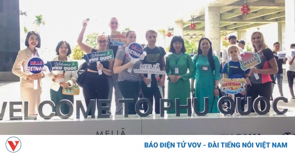 phu quoc chao don 400 khach du lich tu cong hoa sec den tham quan nghi duong trong vong 1 tuan
