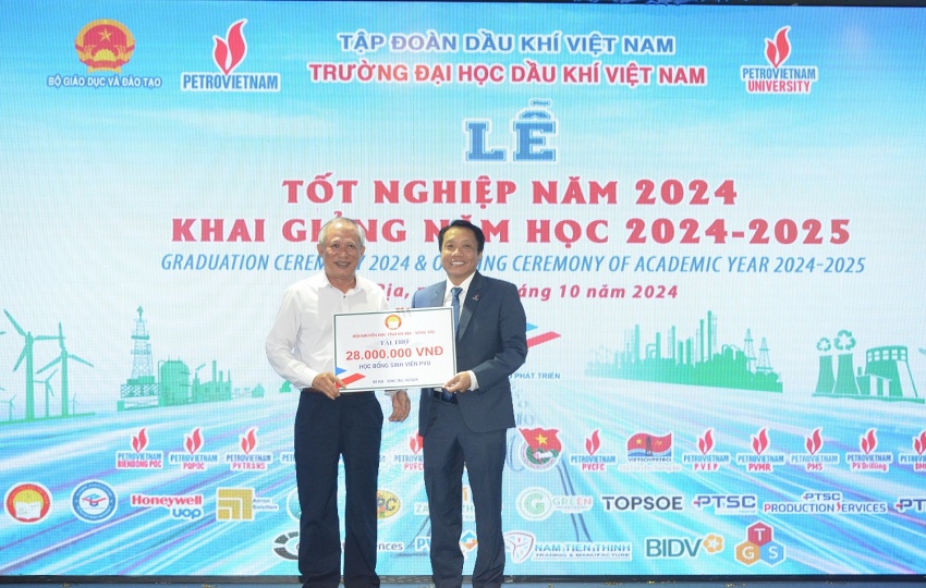 pvu23-17296063407001636565064 Doanh nghiệp dầu khí đồng hành cùng sinh viên - Ảnh 1.