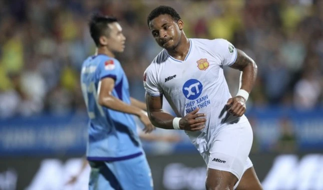 Rafaelson vẫn còn cơ hội khoác áo tuyển Việt Nam dự AFF Cup 2024 1 rafaelson 01 1729760548913710683004 3519 6626
