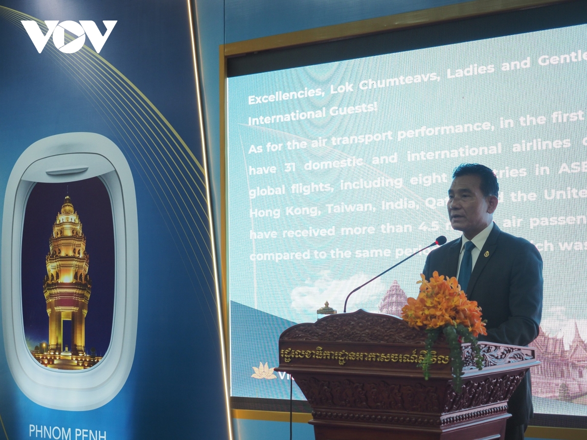 Duong bay thang ha noi - phnom penh gop phan ket noi viet nam va campuchia hinh anh 3