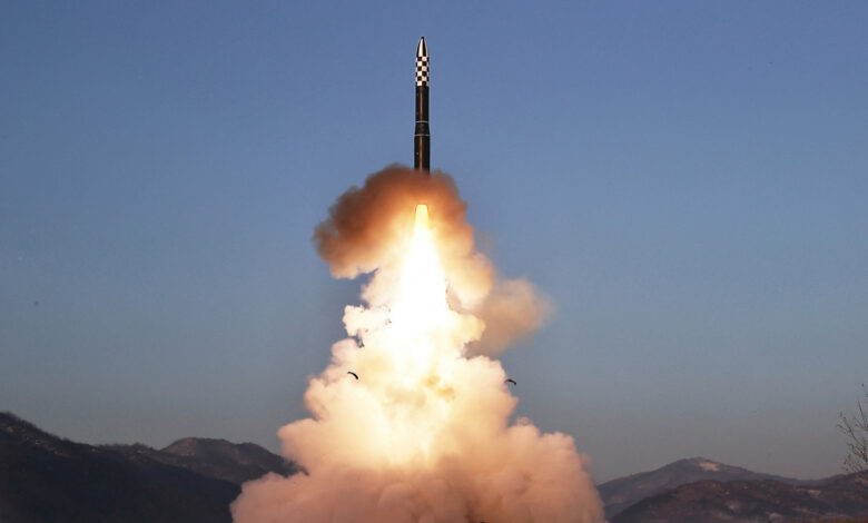 Triều Tiên tuyên bố 'lập kỷ lục mới' trong vụ phóng ICBM 1 triutin 1730350301 4829 1730352310