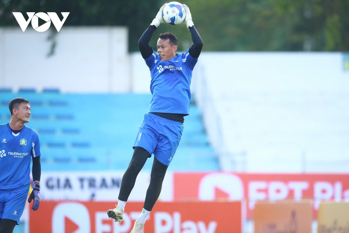 truc tiep hoa binh 0-0 binh phuoc cong phuong no luc ghi dau an hinh anh 19