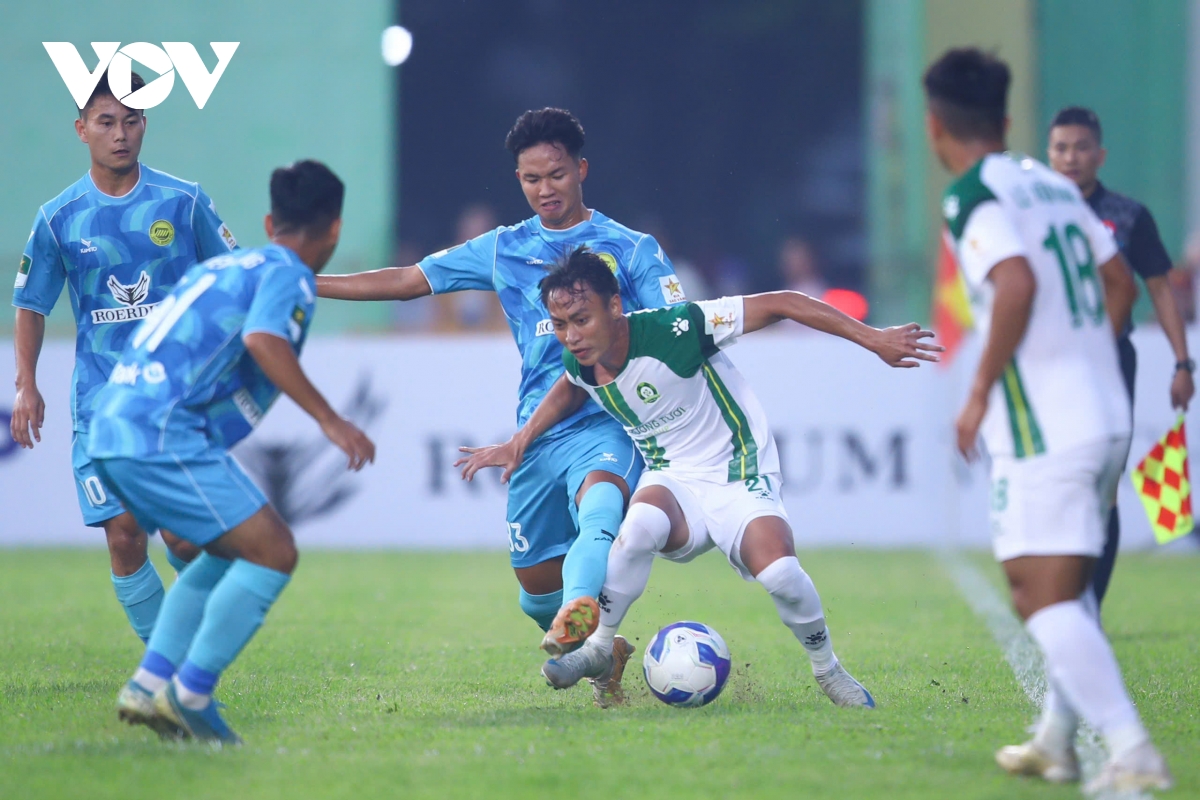 truc tiep hoa binh 0-0 binh phuoc cong phuong no luc ghi dau an hinh anh 11