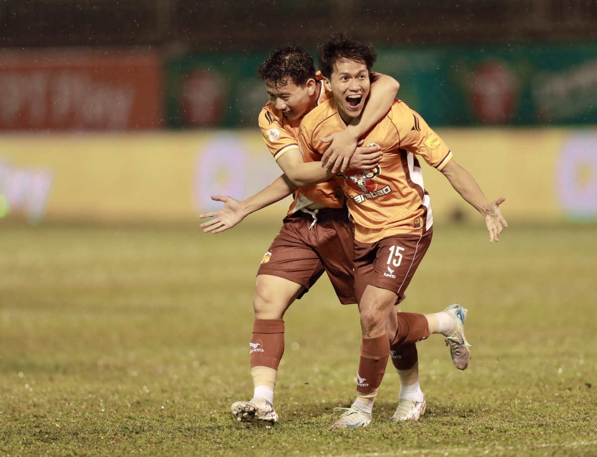 kết quả vòng 5 v-league 2024 2025 hagl hòa kịch tính thanh hóa hình ảnh 12 ket qua vong 5 v-league 2024 2025 hagl hoa kich tinh thanh hoa hinh anh 12