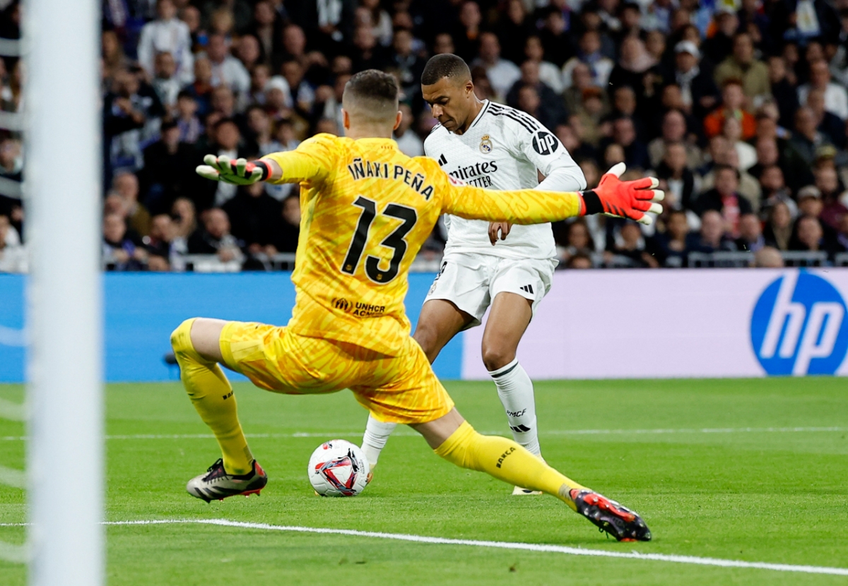 truc tiep real madrid 0-0 barcelona mbappe khong duoc cong nhan ban thang hinh anh 2