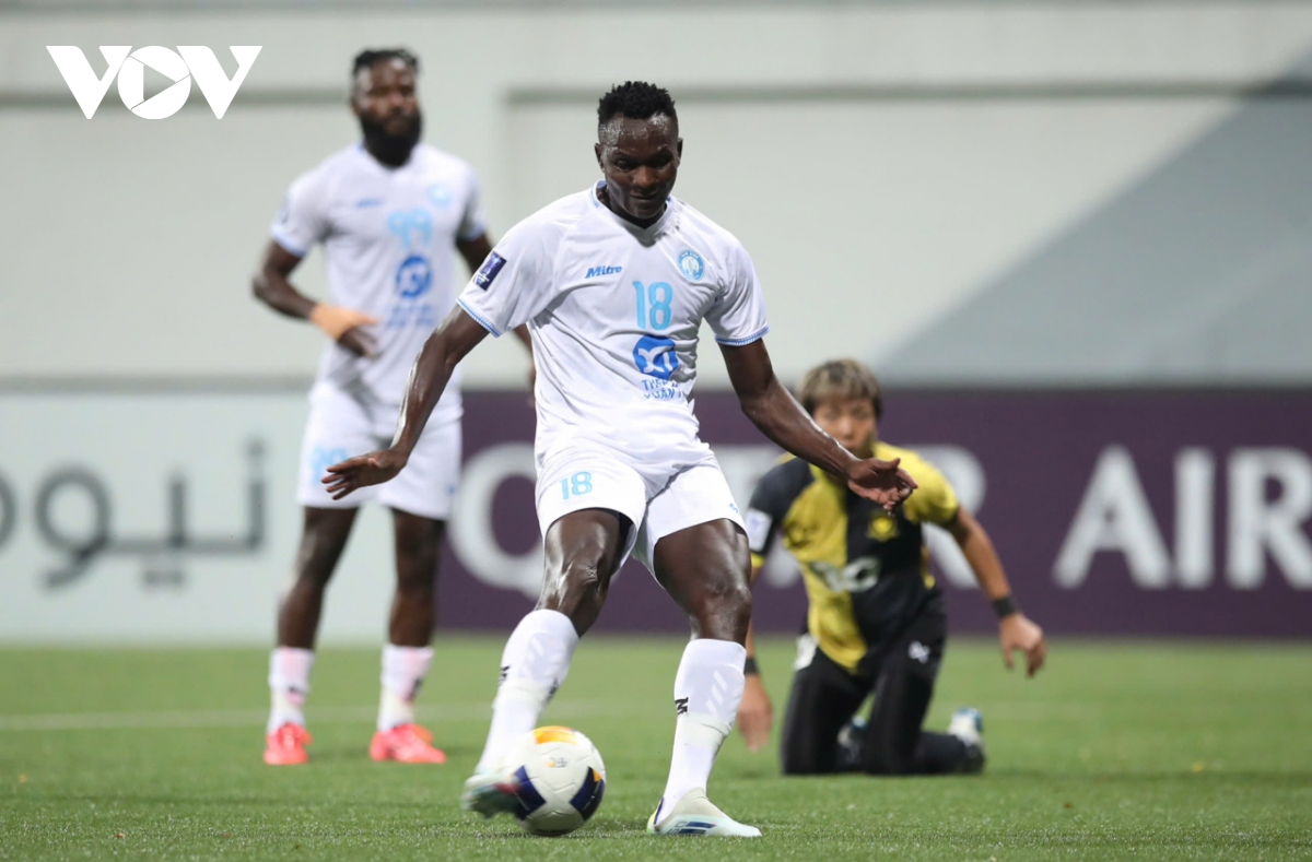 tao ra con mua ban thang, nam Dinh hoa kich tinh truoc tampines rovers hinh anh 19