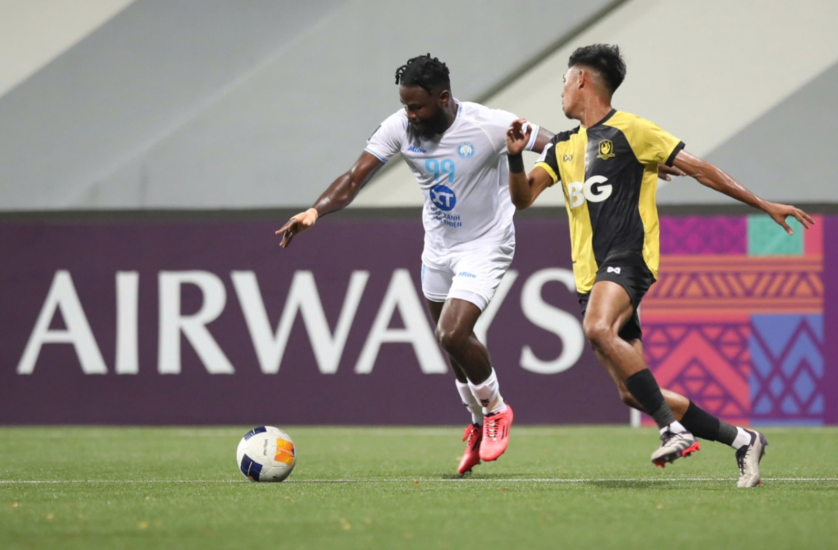 truc tiep tampines rovers 2-2 nam Dinh mpande dung manh ghi ban go hoa hinh anh 5
