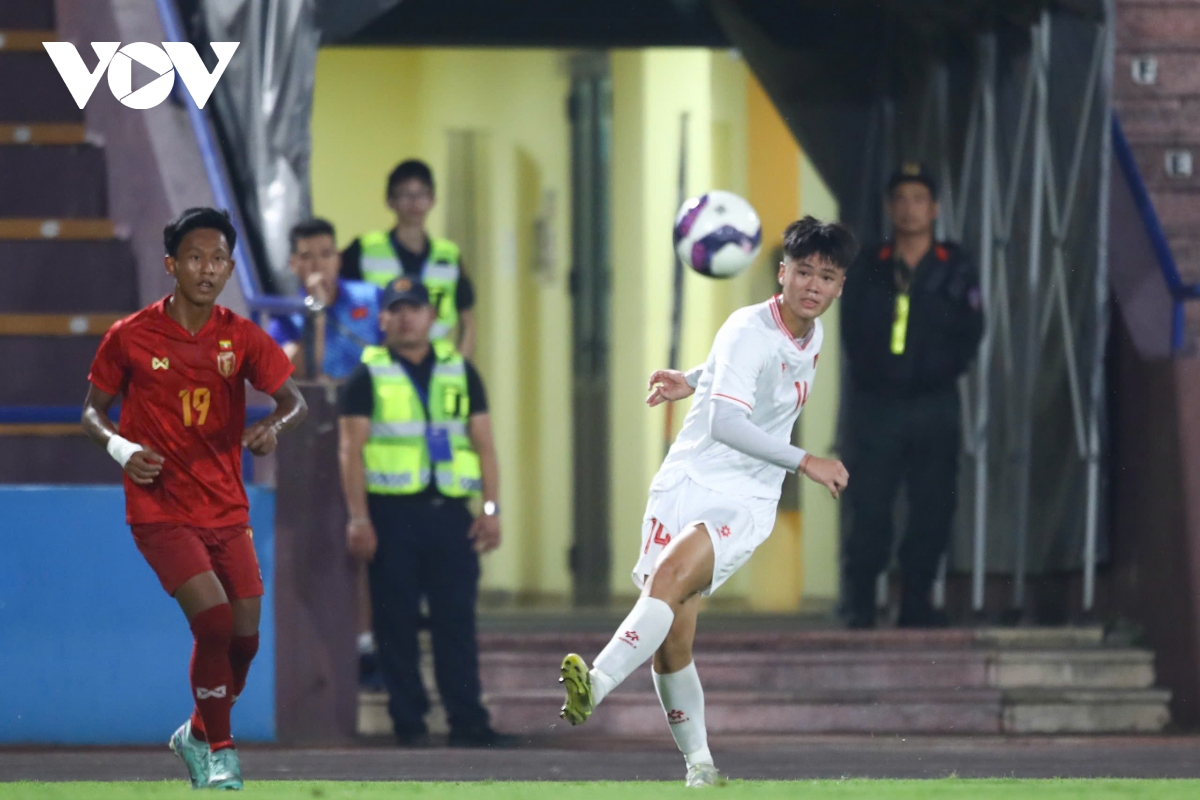 sao tre hagl lap cong, u17 viet nam vuot qua u17 myanmar hinh anh 22
