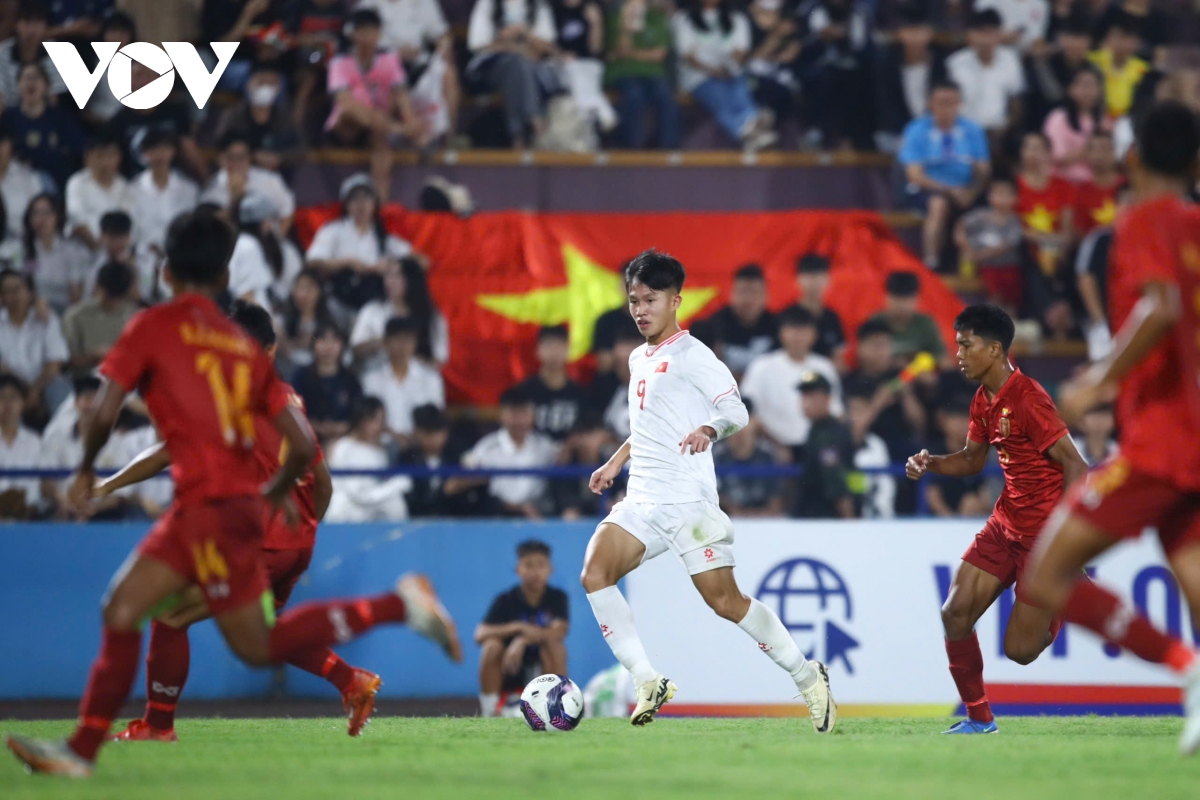 sao tre hagl lap cong, u17 viet nam vuot qua u17 myanmar hinh anh 29